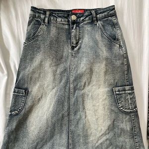 💕 ACID WASH DENIM MIDILENGTH SKIRT